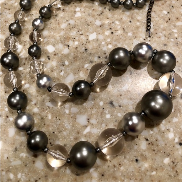 🌈 New Shades of Grey Pearl Necklace - Picture 1 of 4